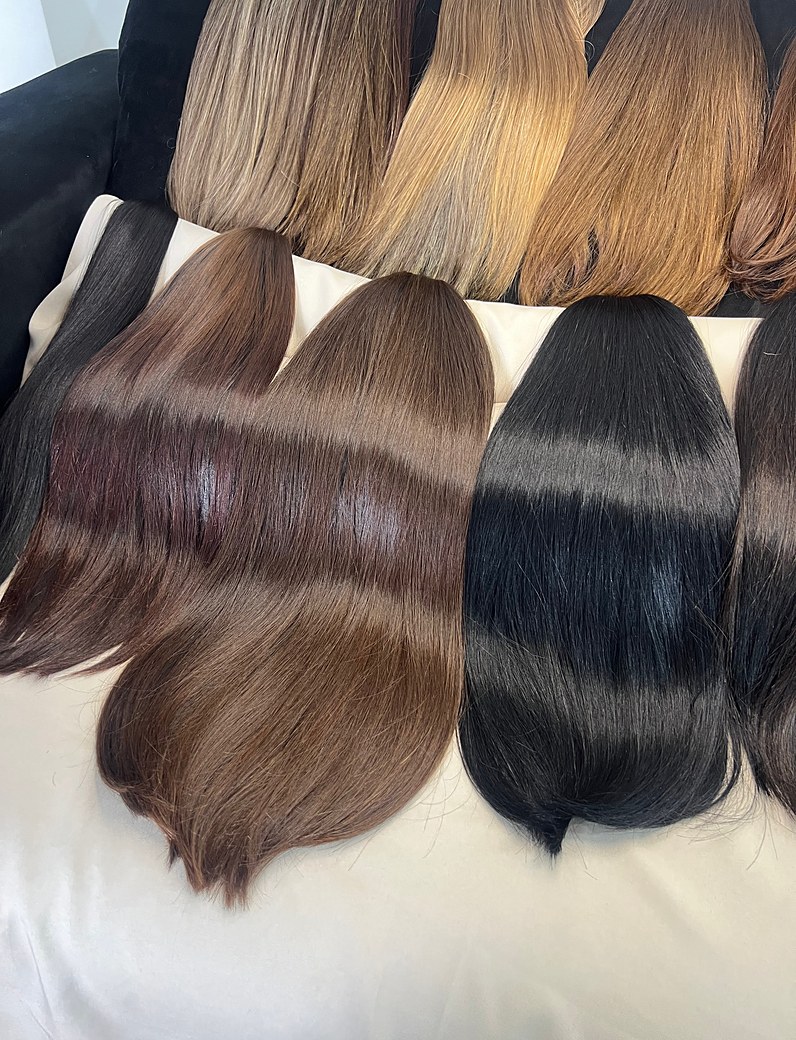 Lotes de cabelo alinhados por tom